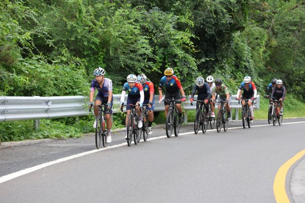 七星配资  2025“向山礼300”自行车无差别挑战活动举行 近500名骑友参与