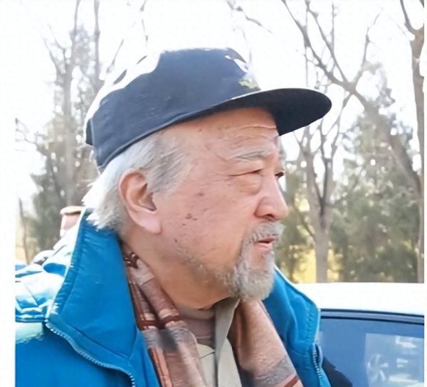 永之胜 李保田现状：79岁定居山东衰老明显，儿子李彧长得像父亲“翻版”